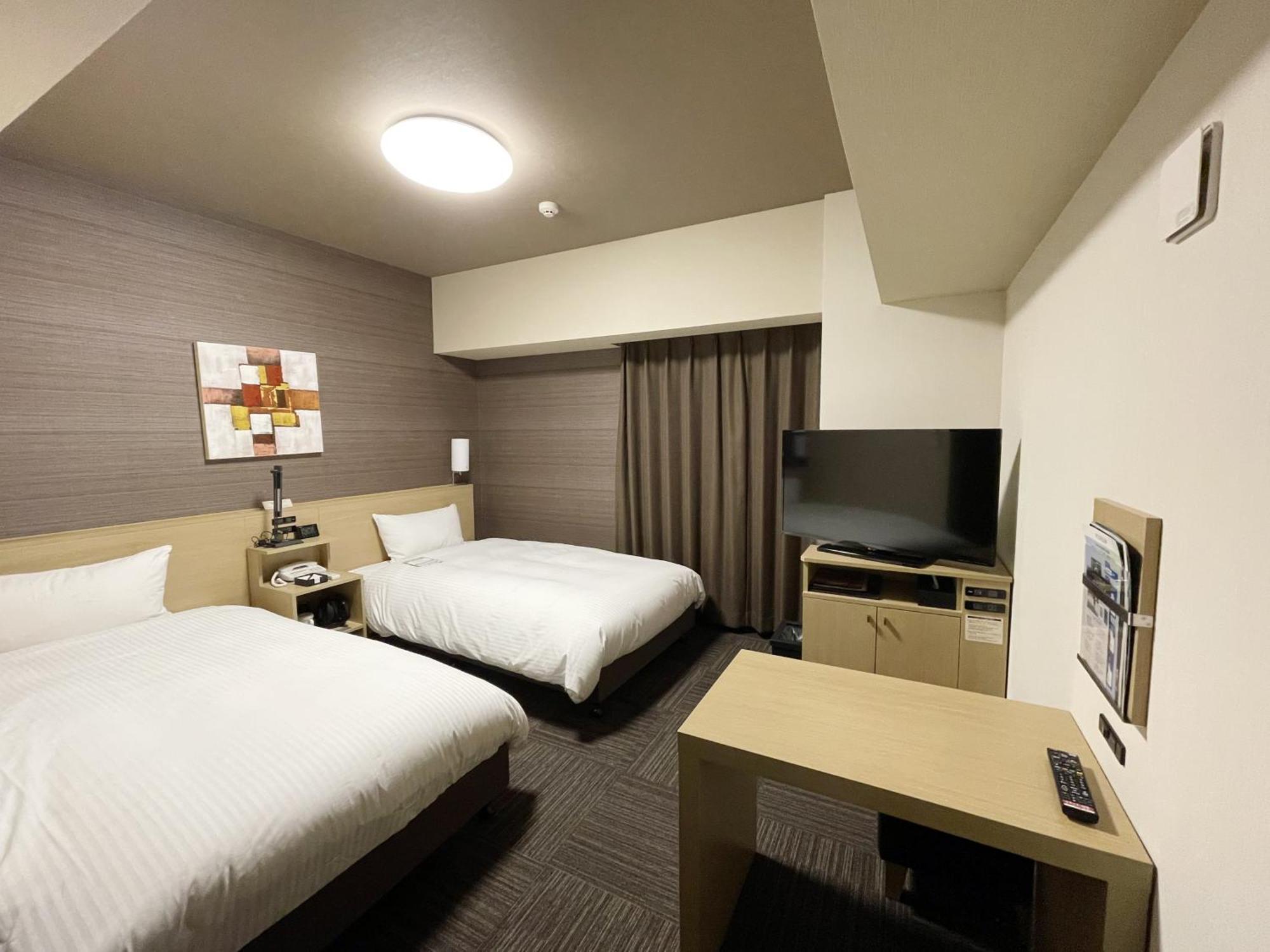 Hotel Route-Inn Osaka Takaishi -Hagoromo Ekimae- Exteriör bild
