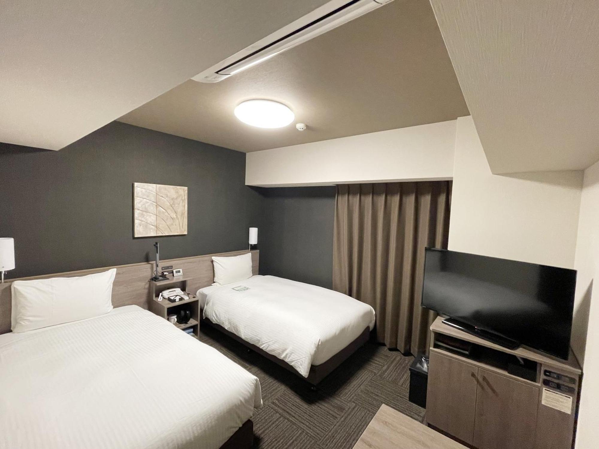 Hotel Route-Inn Osaka Takaishi -Hagoromo Ekimae- Exteriör bild